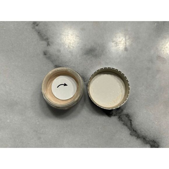 BareMinerals Loose Powder Eye Color in Queen Phyllis - Picture 3 of 3